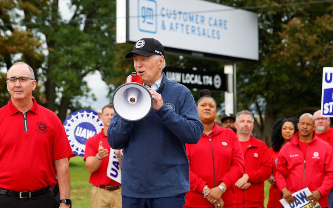 Biden Accepts UAW Chief Fain’s Invite to Join Pickets