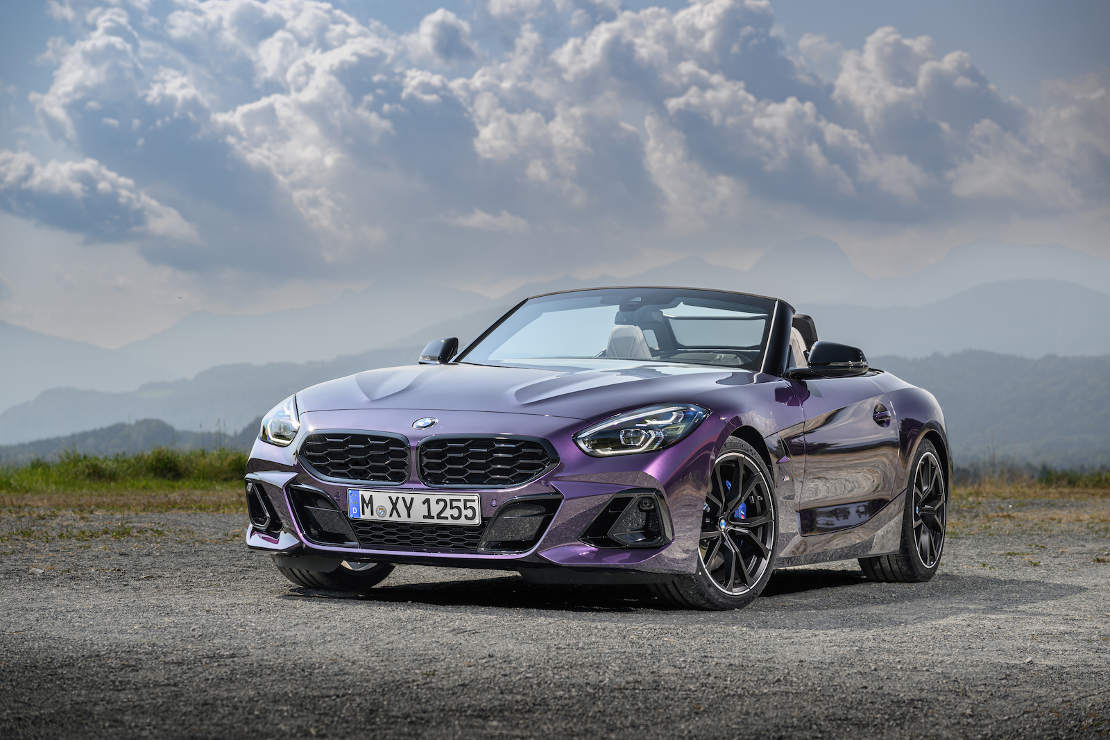 2023 BMW Z4 M40i front 3-4 REL