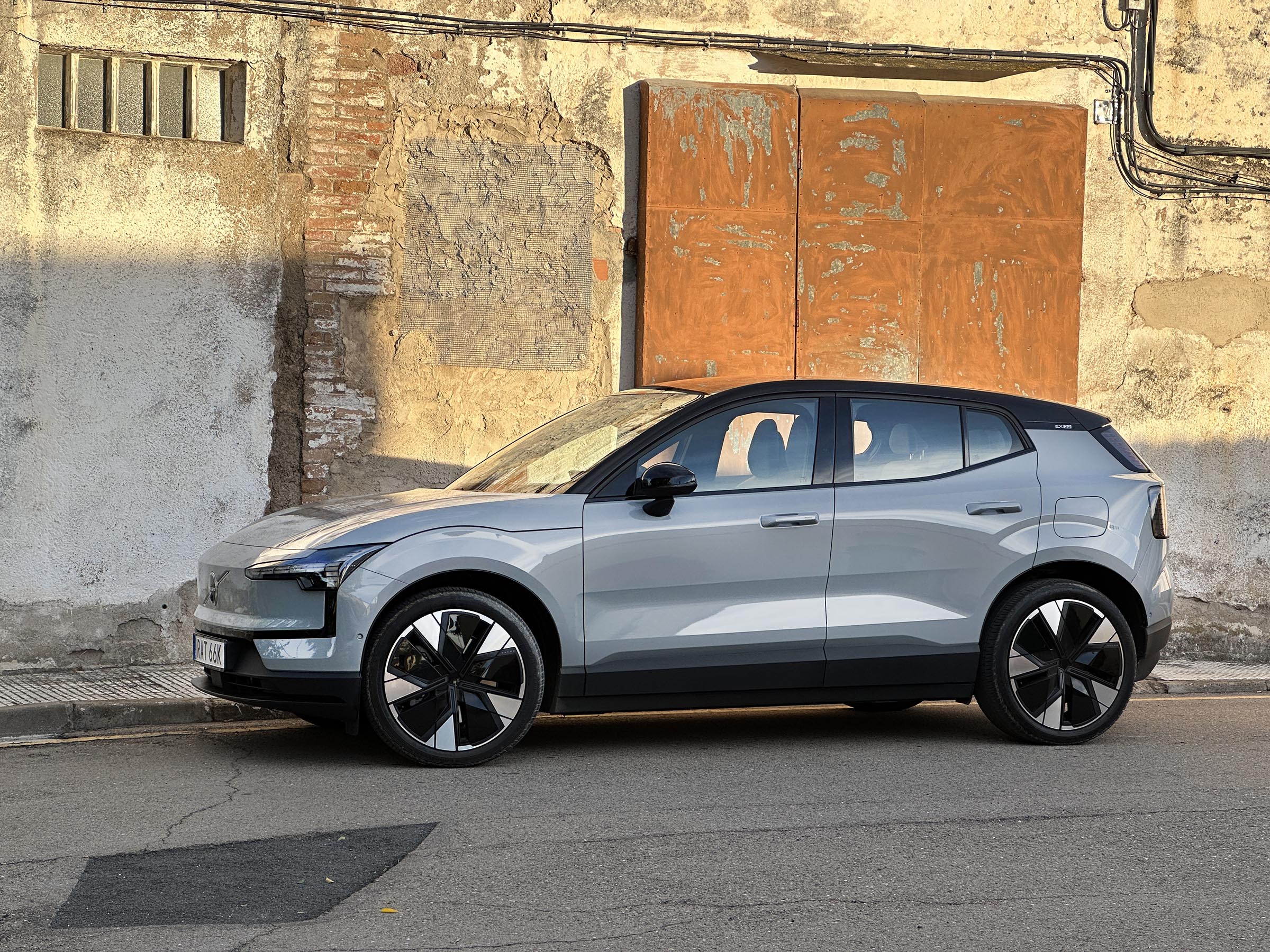2024 Volvo EX30 - side by door