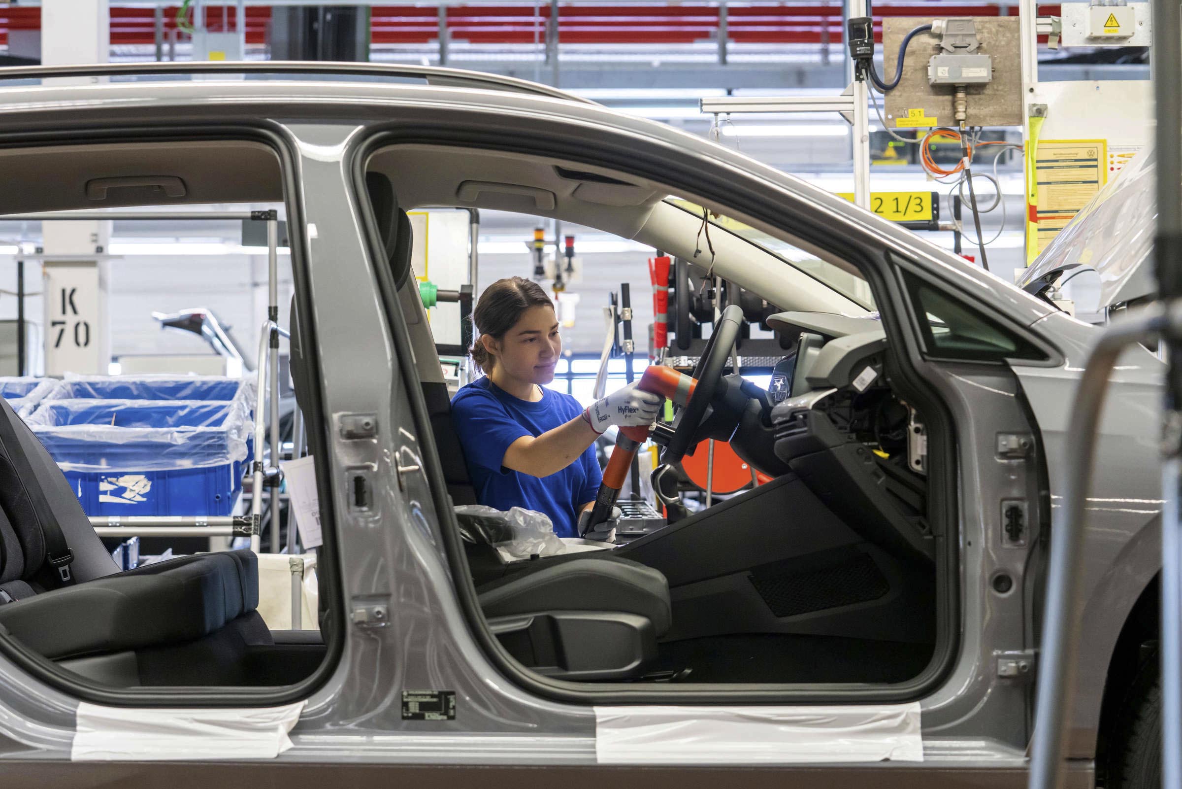 VW Wolfsburg Worker